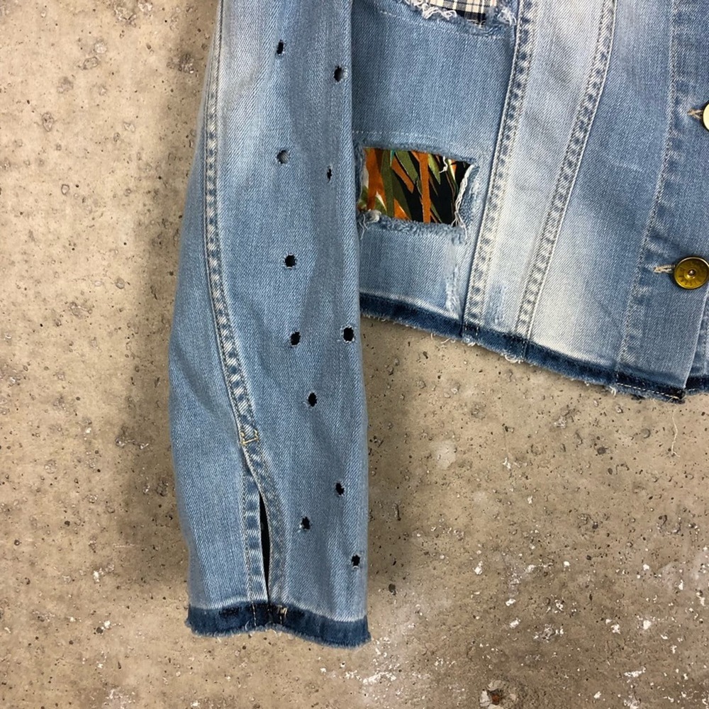 Stylish Light Blue Jean Jacket - Picture 8 of 8